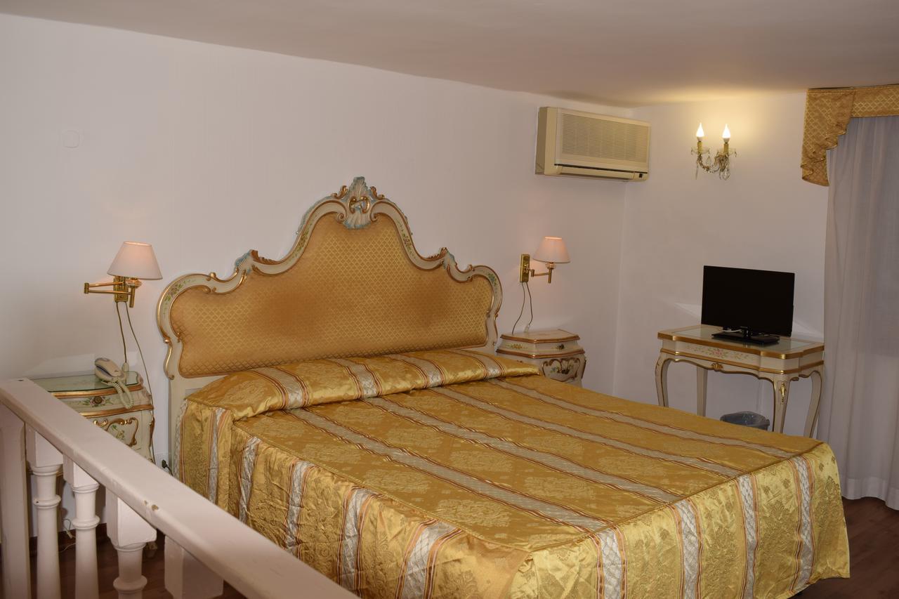 Standard Double Room,560481843:JPEG